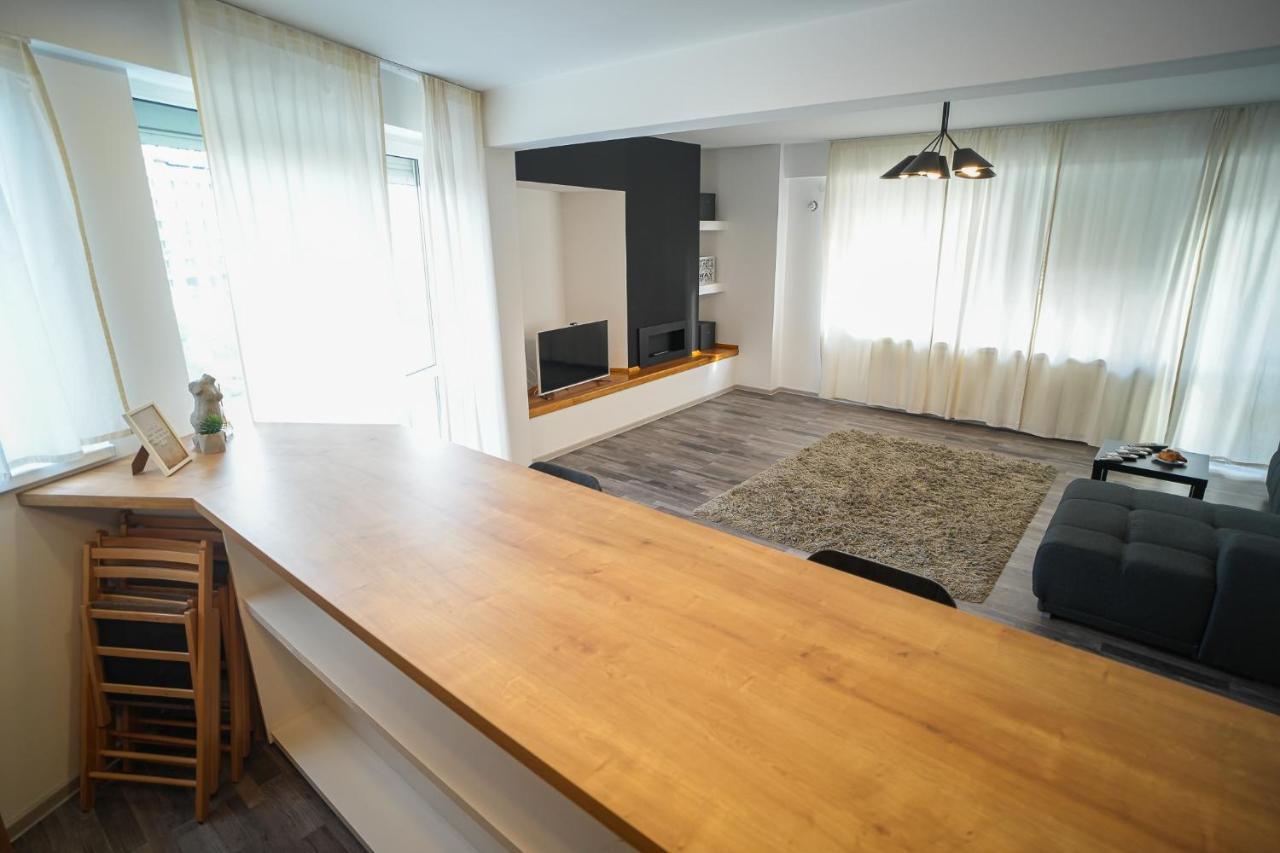 Penthouse With Huge Rooftop & Amazing City View Bukares Bagian luar foto