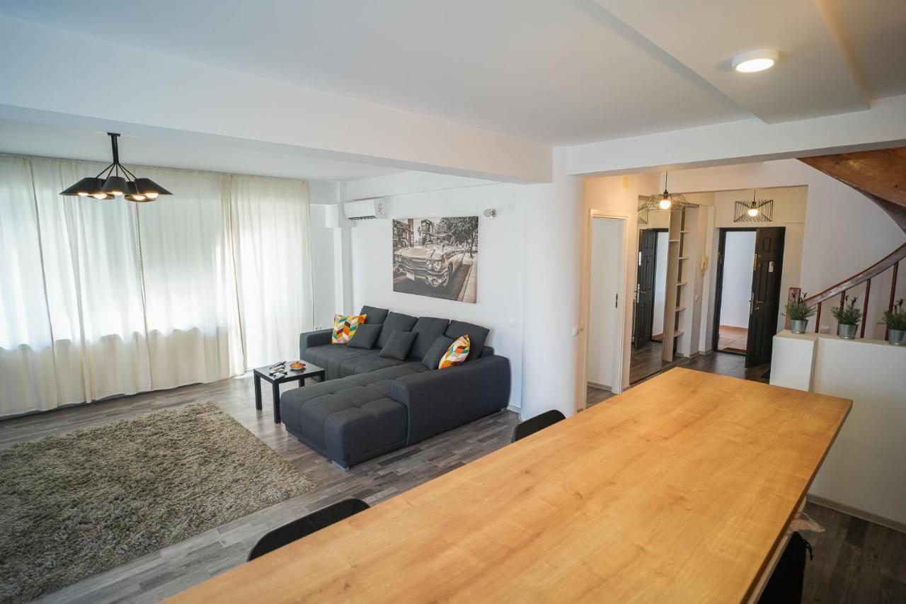 Penthouse With Huge Rooftop & Amazing City View Bukares Bagian luar foto