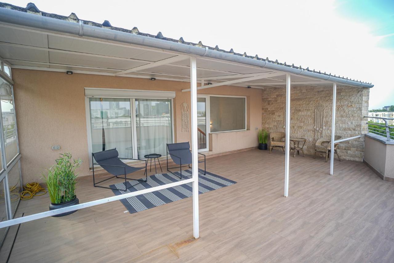 Penthouse With Huge Rooftop & Amazing City View Bukares Bagian luar foto