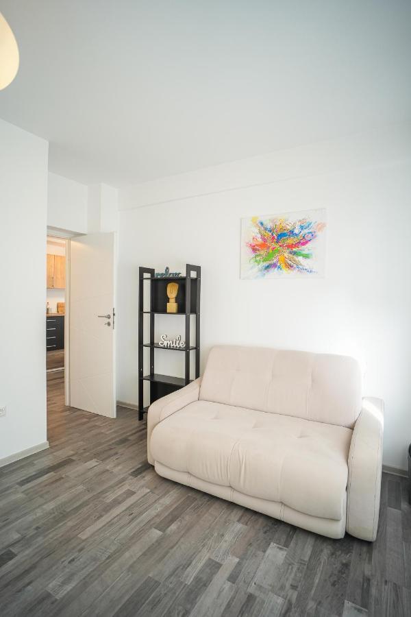Penthouse With Huge Rooftop & Amazing City View Bukares Bagian luar foto