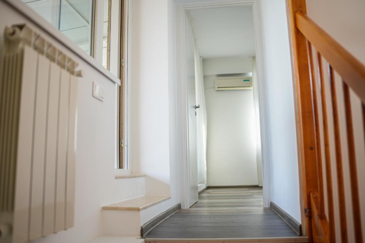 Penthouse With Huge Rooftop & Amazing City View Bukares Bagian luar foto