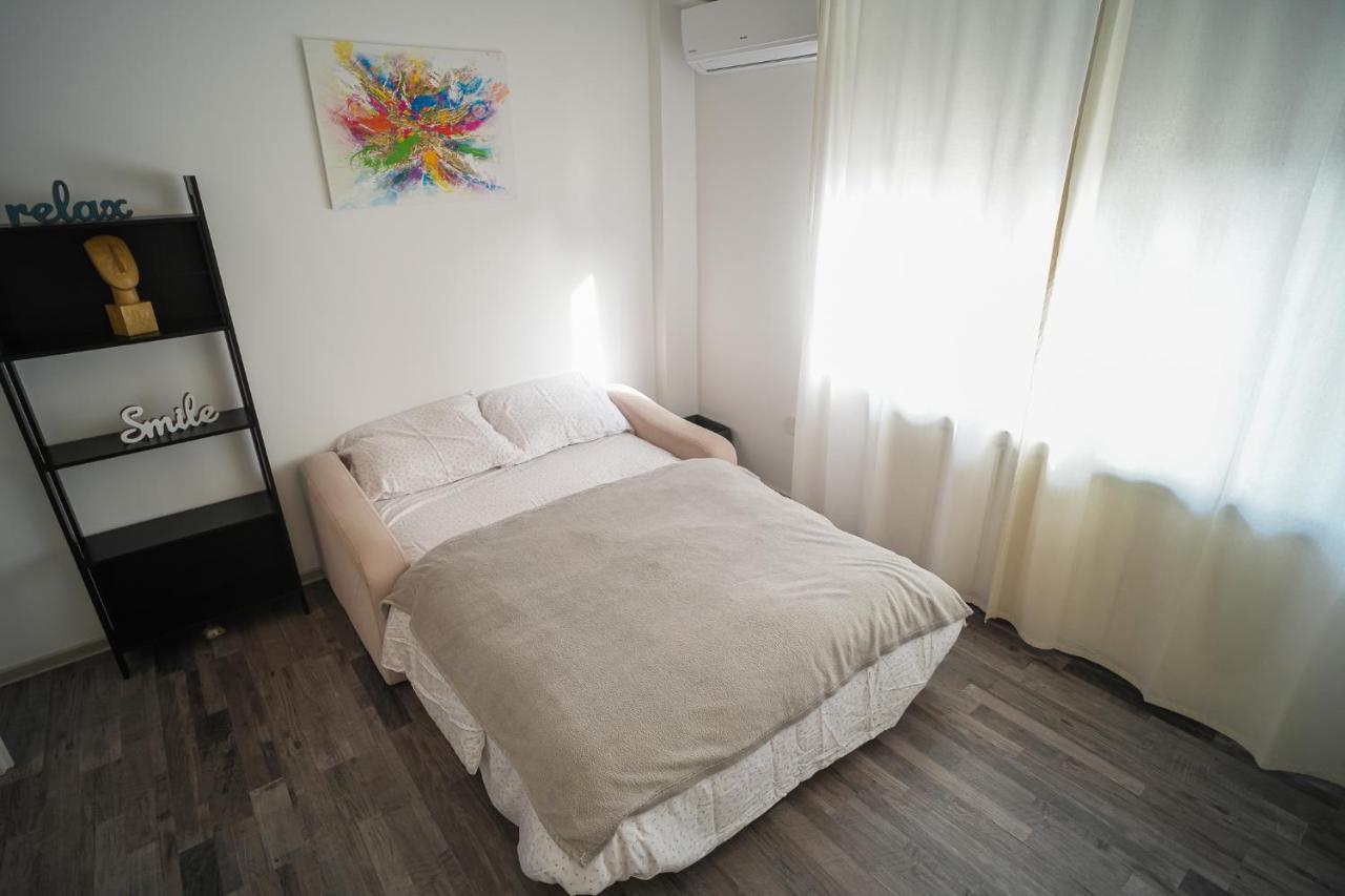 Penthouse With Huge Rooftop & Amazing City View Bukares Bagian luar foto