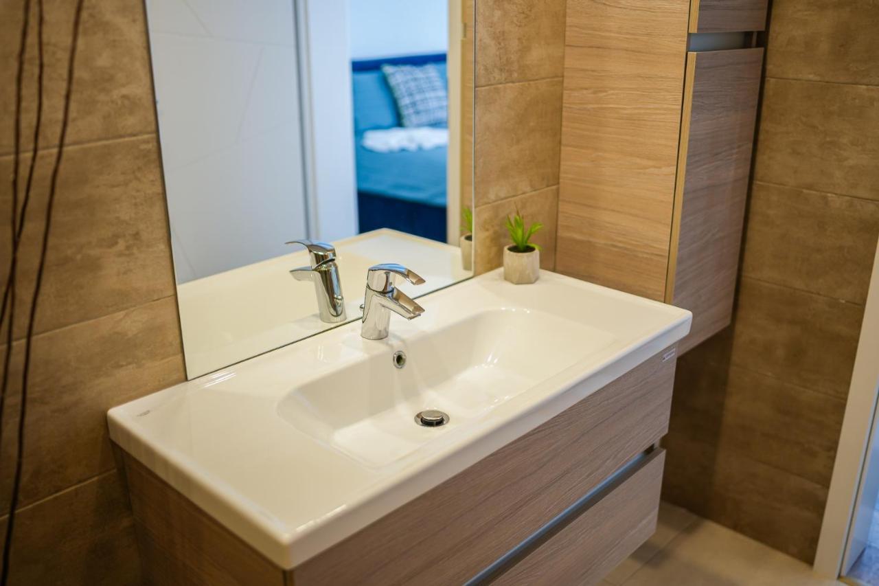 Penthouse With Huge Rooftop & Amazing City View Bukares Bagian luar foto