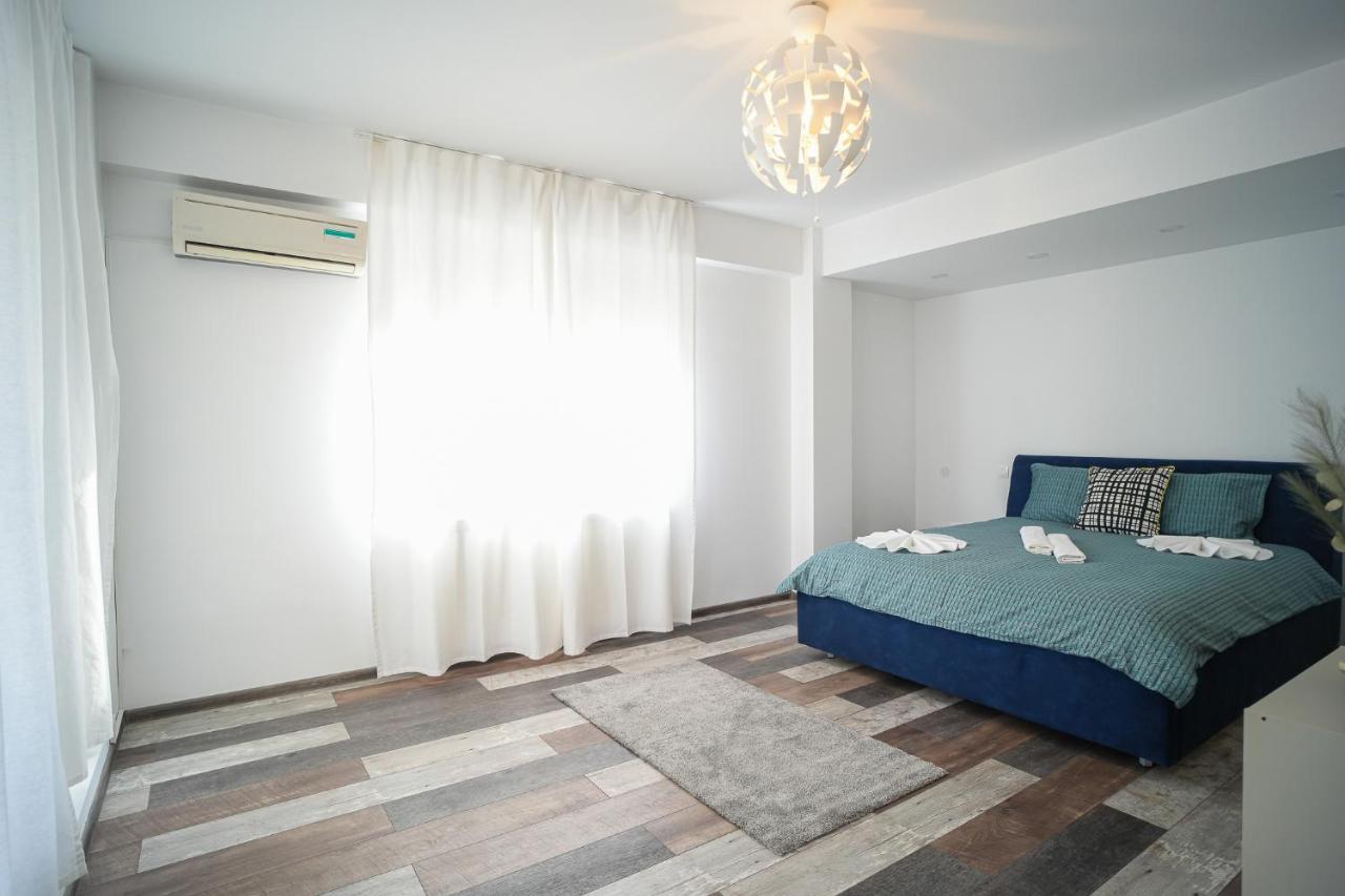 Penthouse With Huge Rooftop & Amazing City View Bukares Bagian luar foto