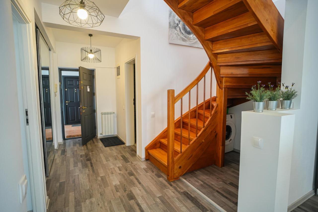Penthouse With Huge Rooftop & Amazing City View Bukares Bagian luar foto